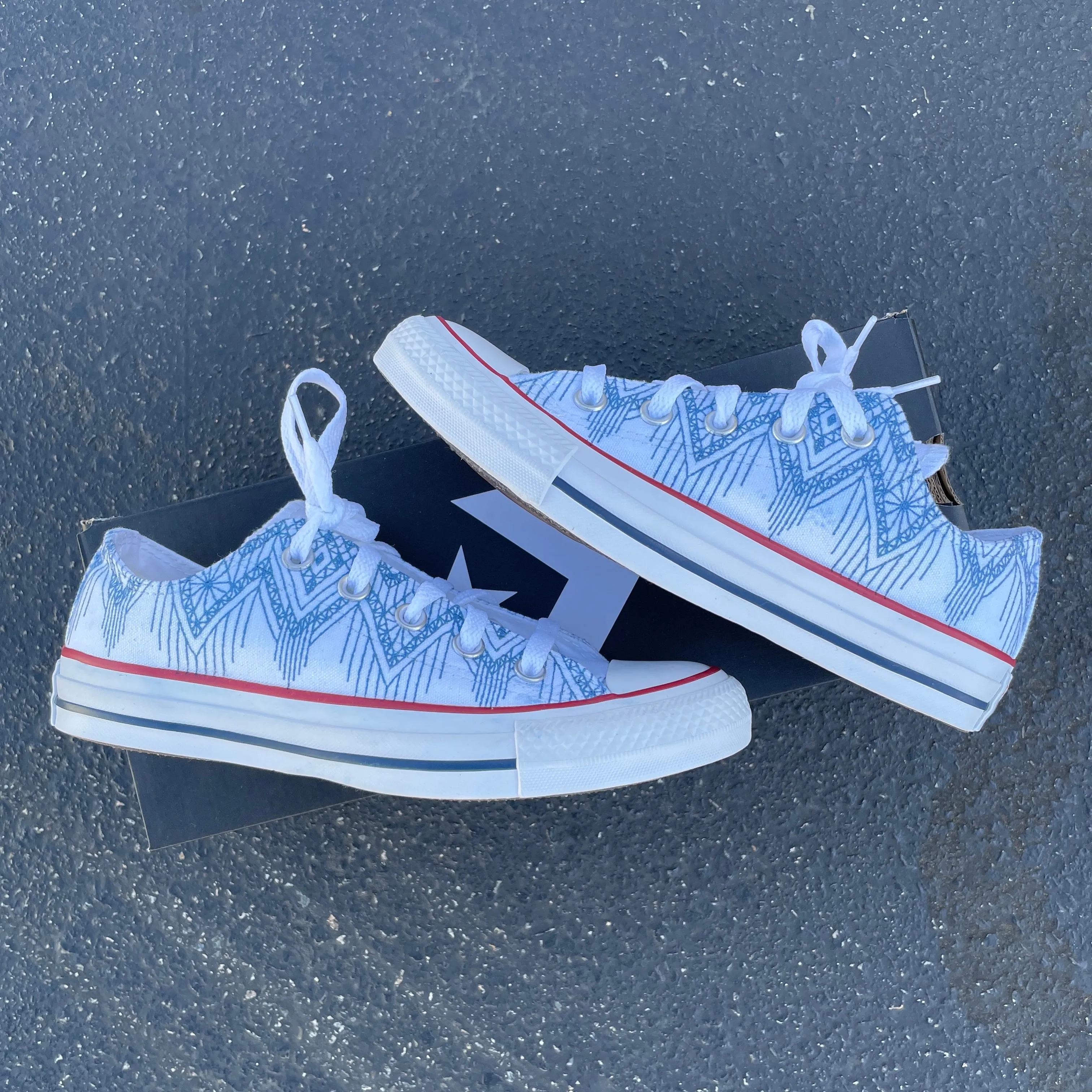 Gray Blue Dripping Lace Pattern White Low Tops - Custom Converse Shoes